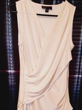 Dana Buchman - Women's Top Ivory crossover flow sleevelss medium v neck
